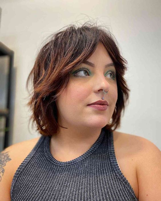 Textured Shag Cut for Plus Size Women: Short Hairstyle Adding Volume and Movement