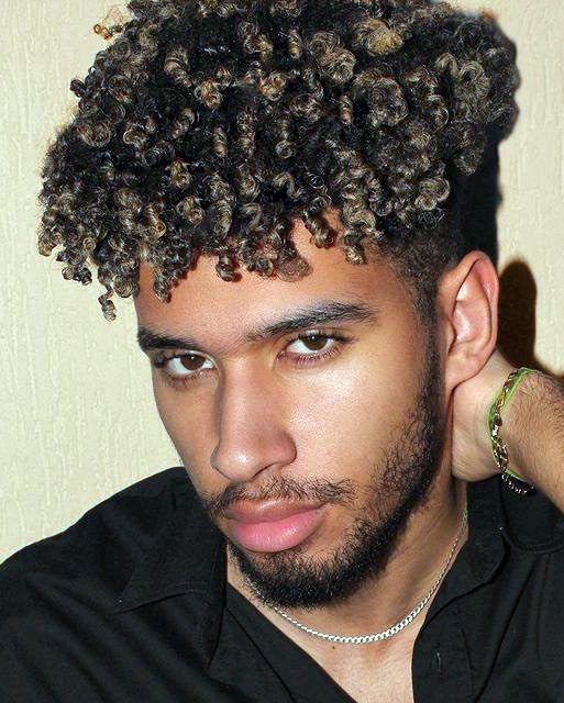 Natural blonde highlights for Black men in 2024